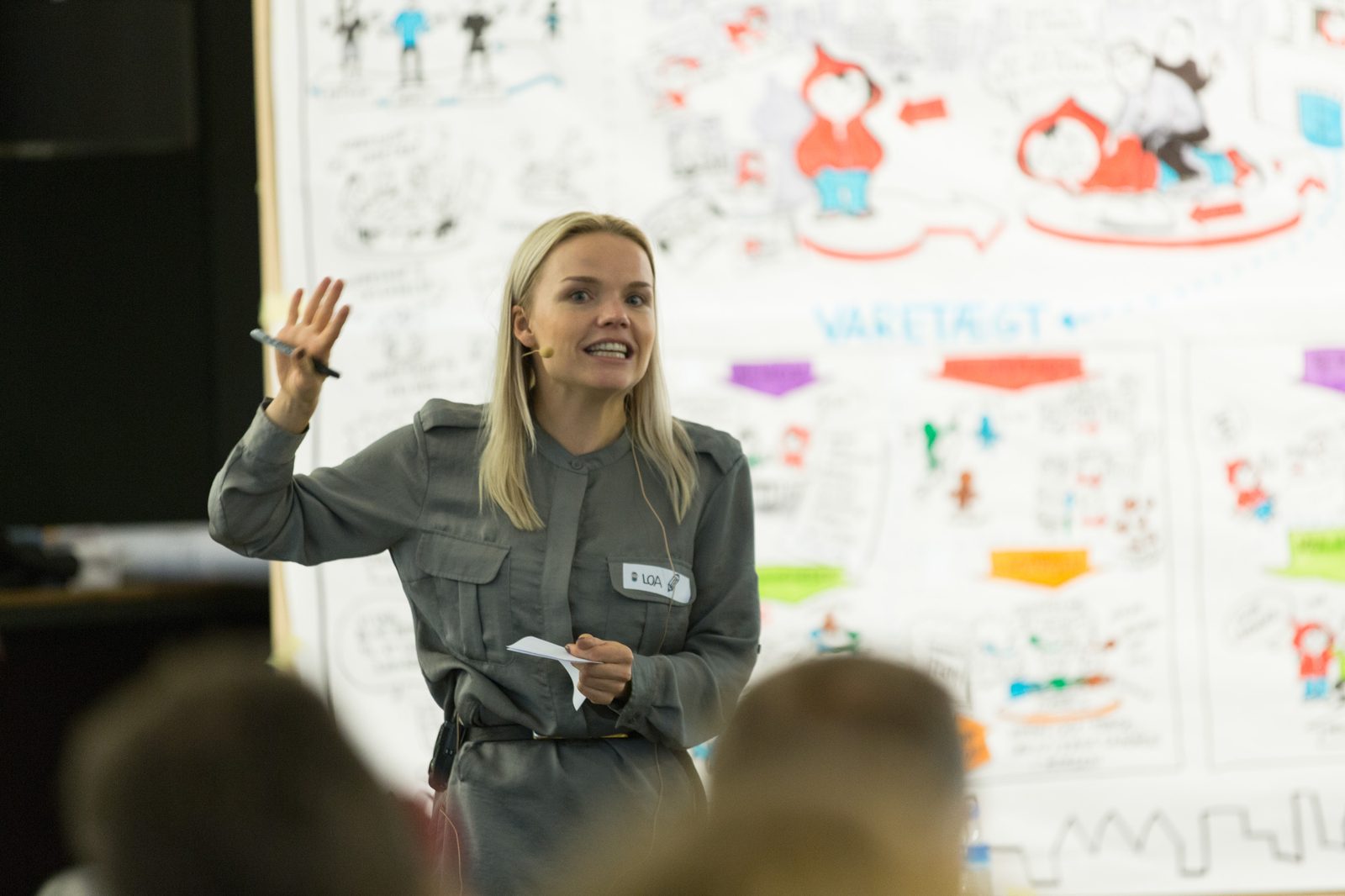 Loa Baastrup presenting